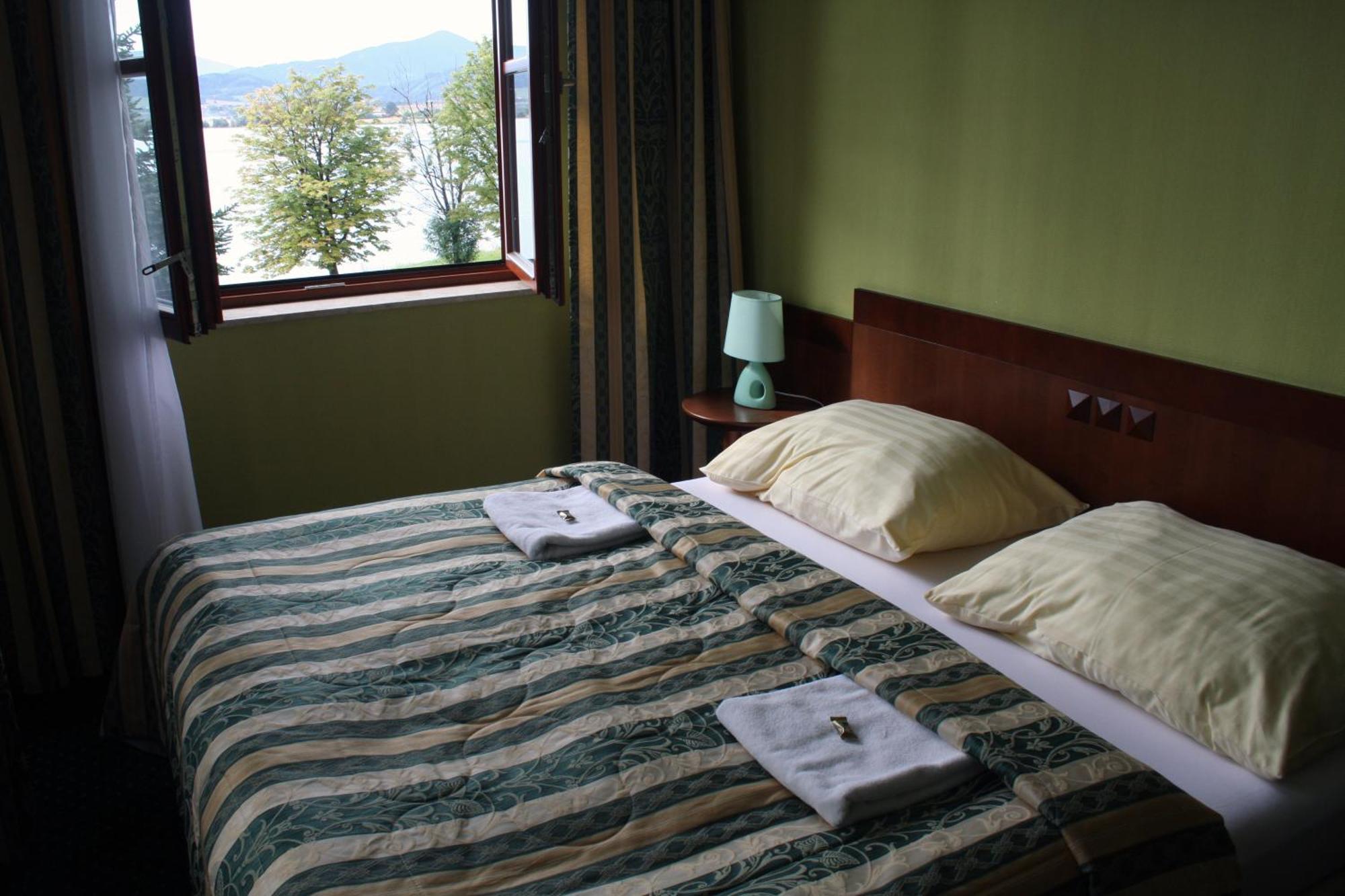 Hotel Terasa Frýdek-Místek Kültér fotó