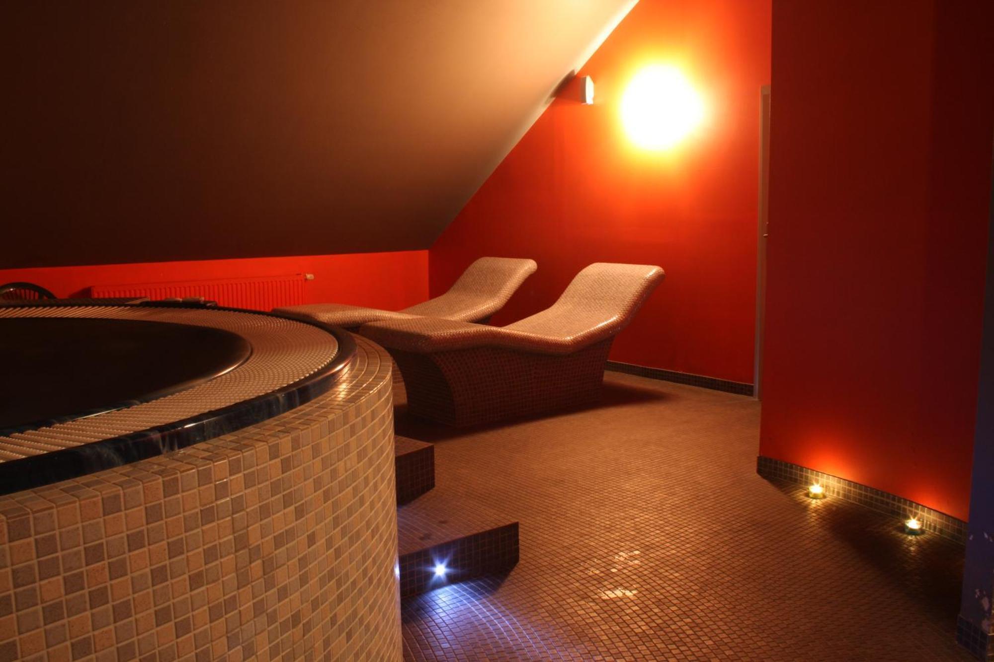 Hotel Terasa Frýdek-Místek Kültér fotó