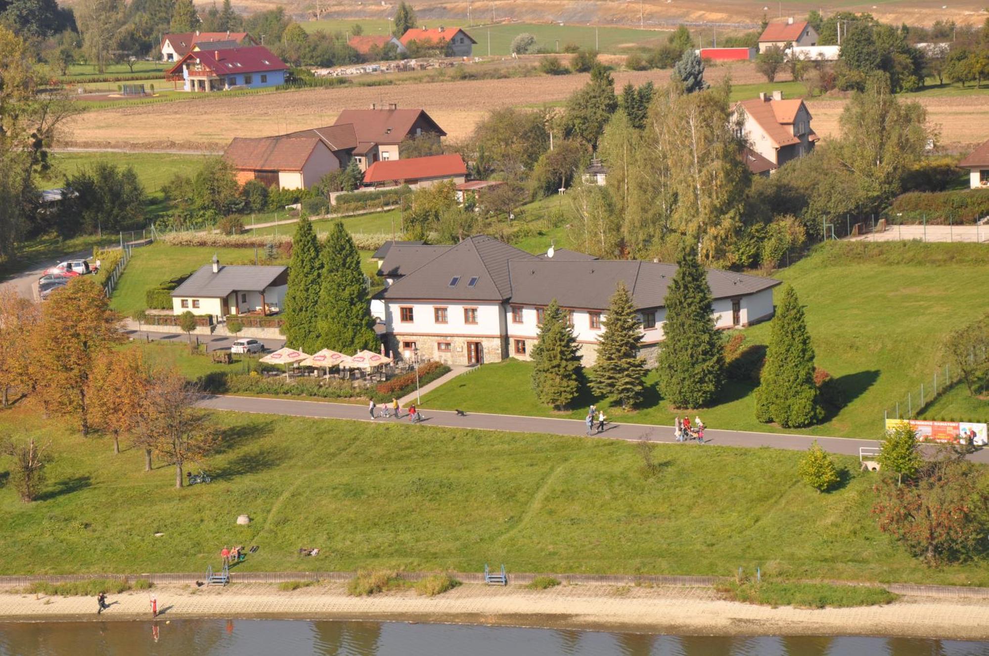 Hotel Terasa Frýdek-Místek Kültér fotó