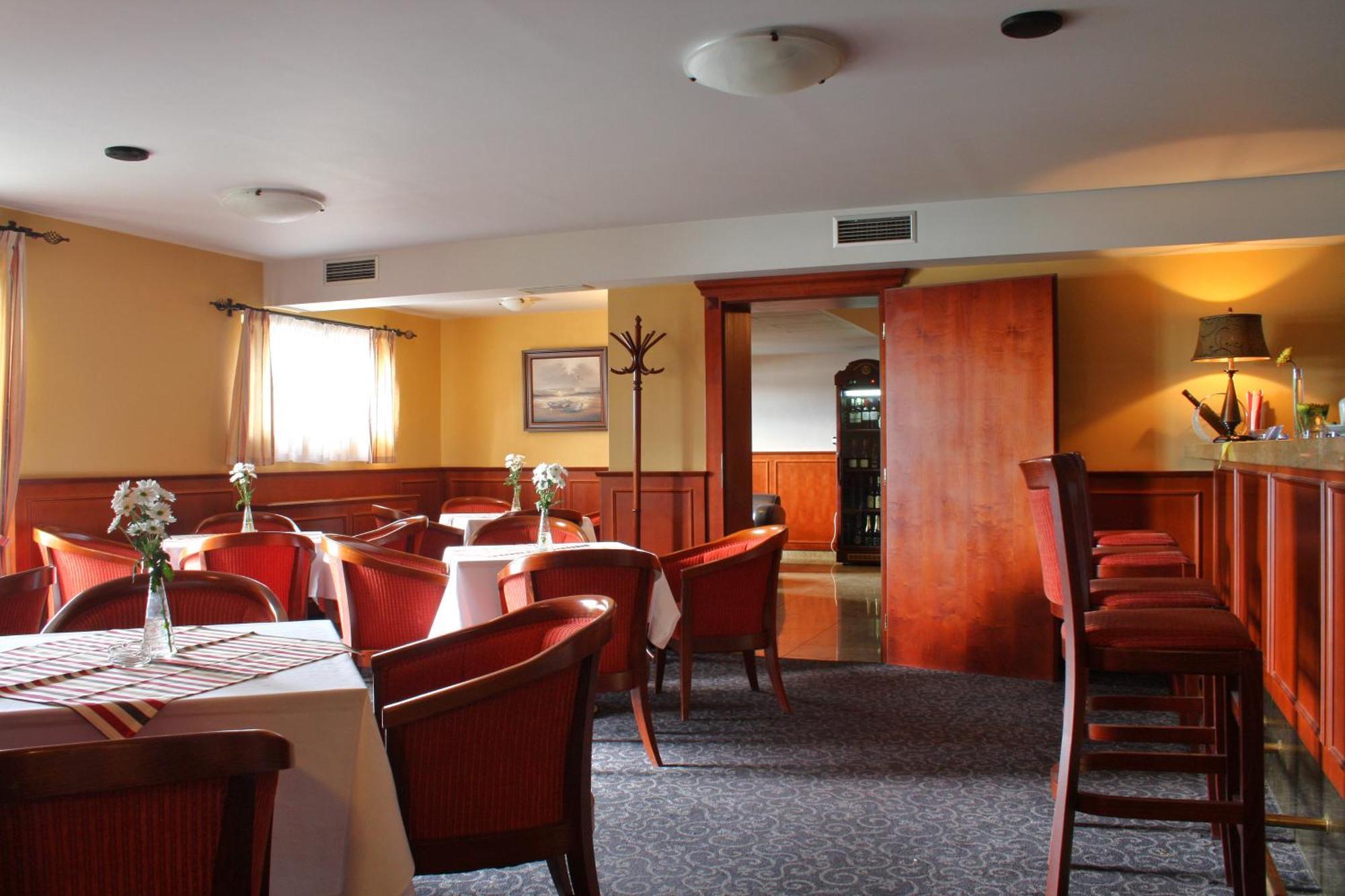 Hotel Terasa Frýdek-Místek Kültér fotó