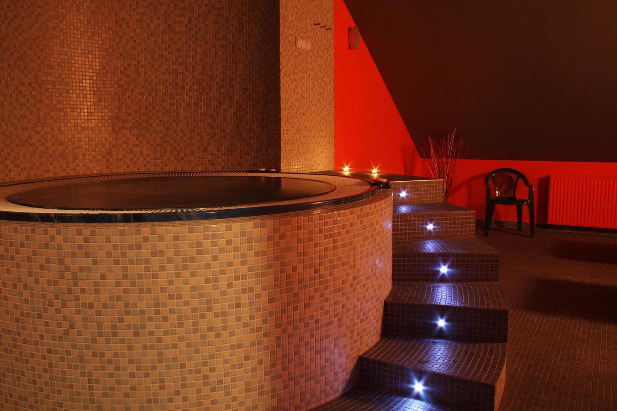 Hotel Terasa Frýdek-Místek Kültér fotó