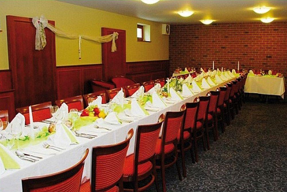 Hotel Terasa Frýdek-Místek Kültér fotó